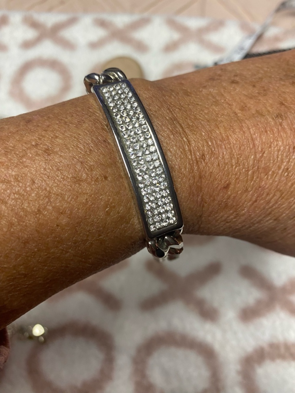 Gorgeous GUESS Bling Bracelet